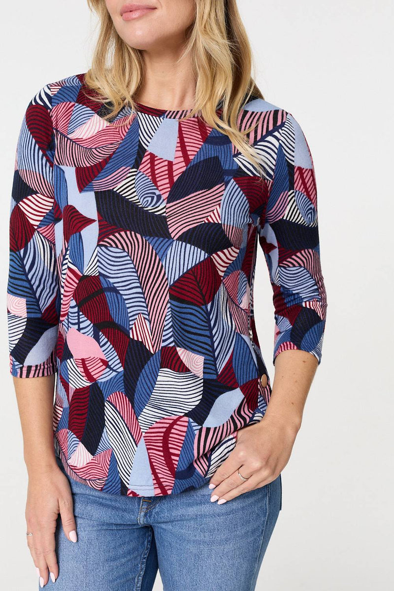 Abstract Print 3/4 Sleeve Curve Hem Top