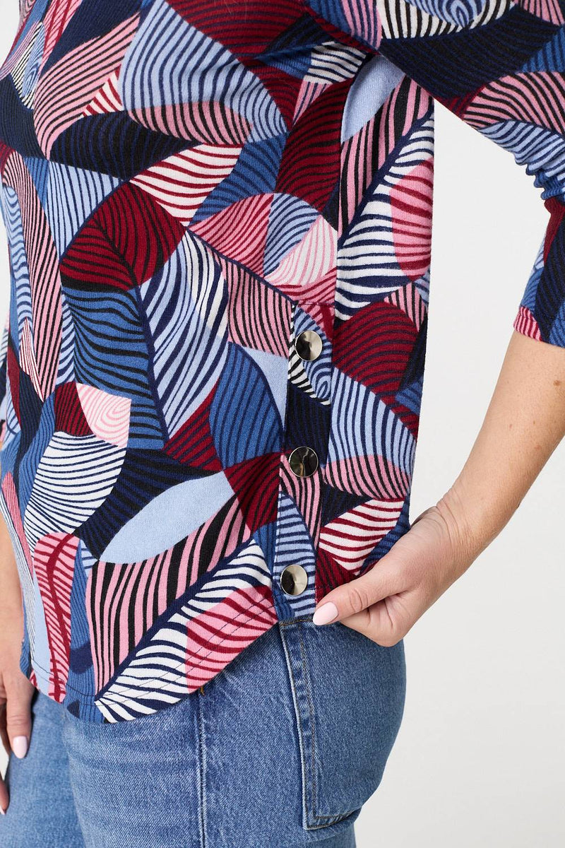 Abstract Print 3/4 Sleeve Curve Hem Top