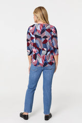 Abstract Print 3/4 Sleeve Curve Hem Top