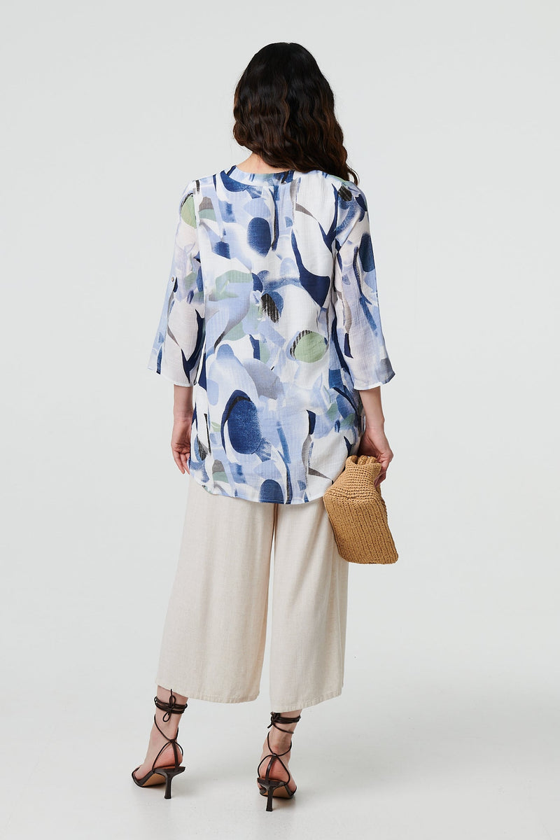 Abstract 3/4 Sleeve Curve Hem Shirt